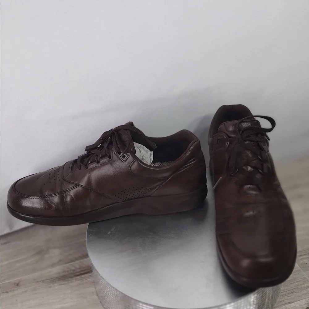 SAS Men's Brown Leather Shoes size 13 pre owned good condition